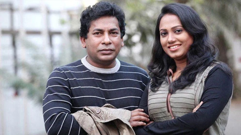কলকাতায় স্ত্রীসহ মোশাররফ করিমকে হেনস্তার খবর, যা জানালেন অভিনেতা