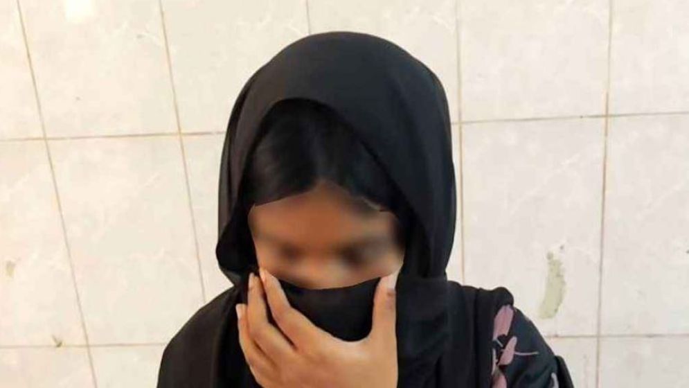 বন্ধুদের সঙ্গে বাজি ধরে বান্ধবীকে ৩ ঘণ্টা ধরে দলবদ্ধ ধর্ষণ, অতঃপর