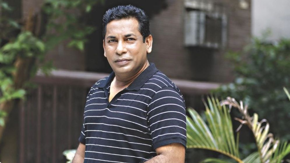 কলকাতায় কি আসলেই তোপের মুখে পড়েছেন মোশাররফ করিম?