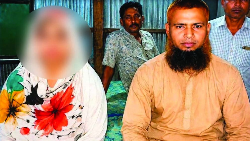 সিরাজগঞ্জে বিধবা নারীর ঘরে ইমাম, আটক শেষে ১০ লাখ টাকা কাবিনে বিয়ে