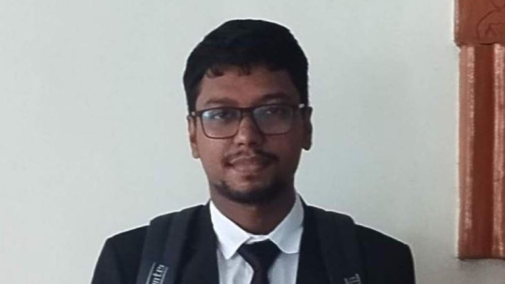 টিউশনির ফাঁদ ভেঙে বিসিএস ক্যাডার কুবির নিহাল
