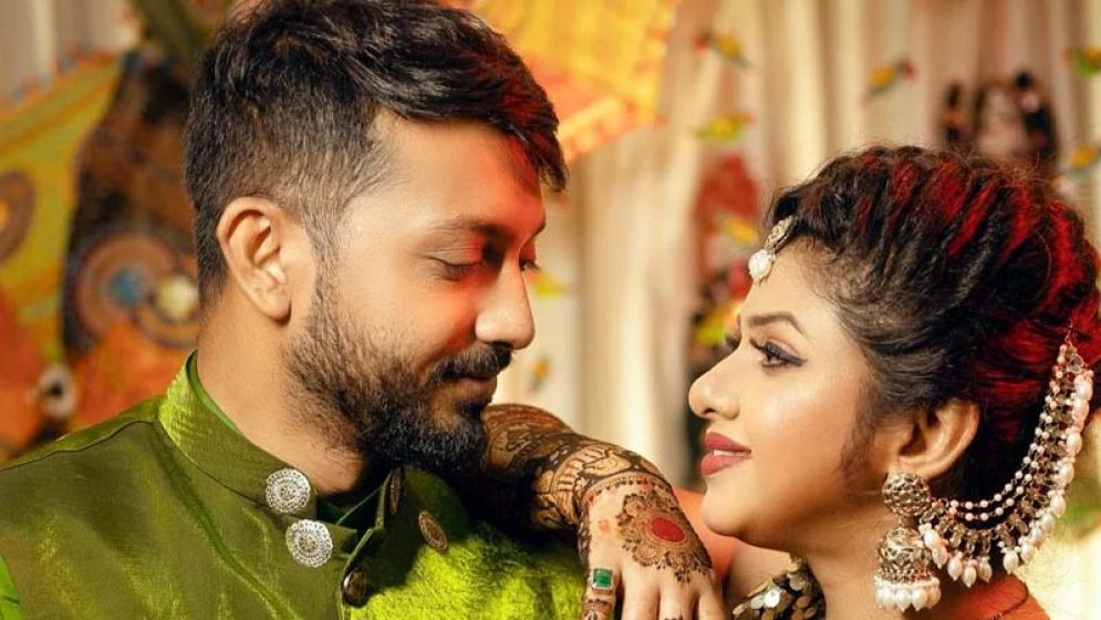 চতুর্থ বিয়ের মাত্র ৪ মাসেই মা হলেন অভিনেত্রী সুস্মিতা!