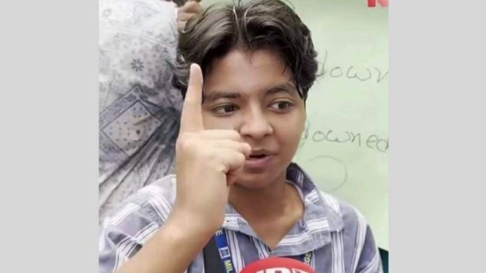 মাইলস্টোনের টিসি পাওয়া ছাত্রী আইডি কার্ড গায়ে আন্দোলন, থানায় জিডি