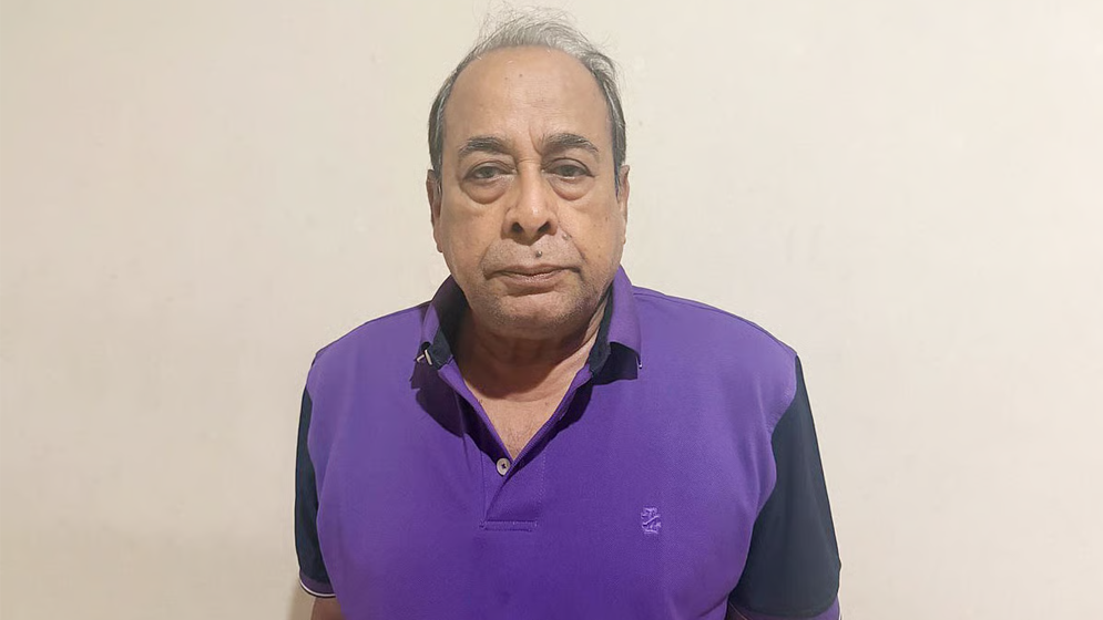 বিদেশি সাংবাদিকের বইয়ে পাওয়া গেল মোজাফফরের অন্ধকার জীবনের গল্প