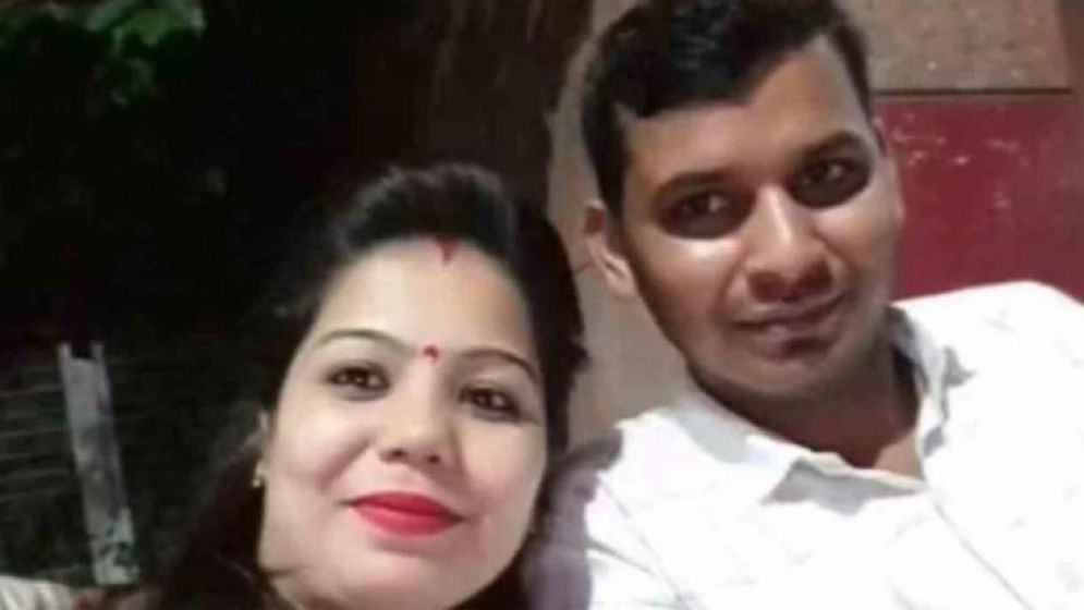 টাকার লোভে প্রেমিককে নিয়ে স্বামীর বিছানায় বিষধর সাপ ছাড়লেন স্ত্রী