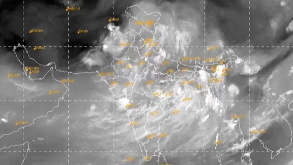 একরাতেই মানচিত্র থেকে উধাও ভারত, স্যাটেলাইট ছবিতে অবিশ্বাস্য দৃশ্য!
