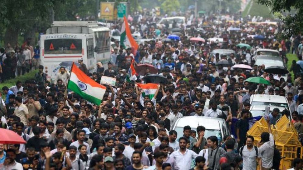 মোদির ঘোষণার পরও হলো না কাজ, পদত্যাগের দাবিতে অনড় বিক্ষোভকারীরা