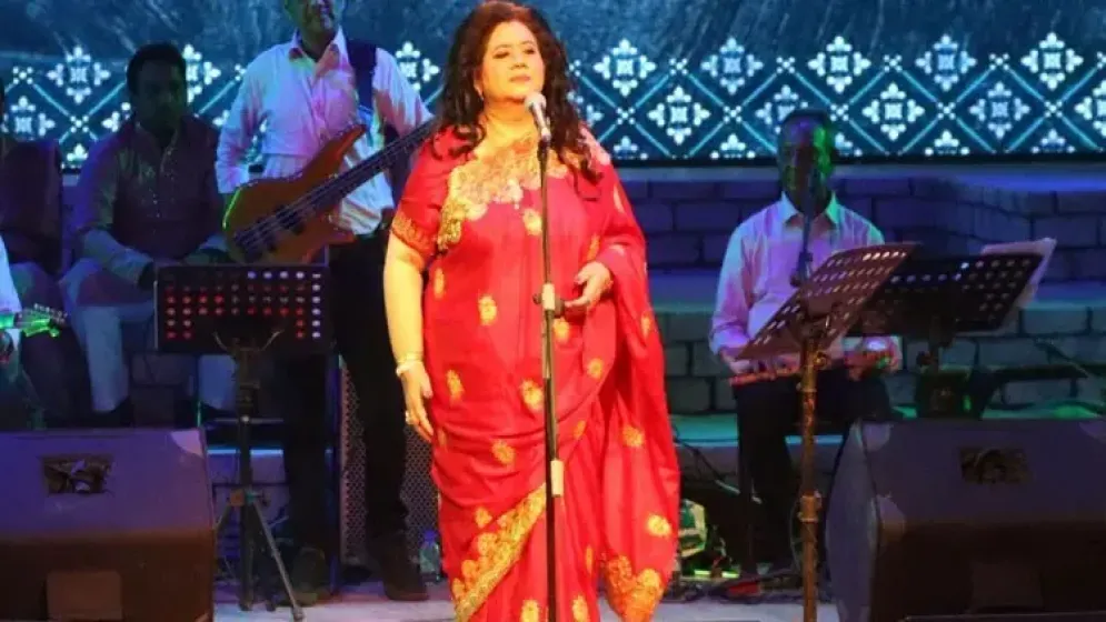 ‘আমি কিন্তু সবার সঙ্গে হাত মেলাই না’, কেন এমন বললেন রুনা লায়লা?