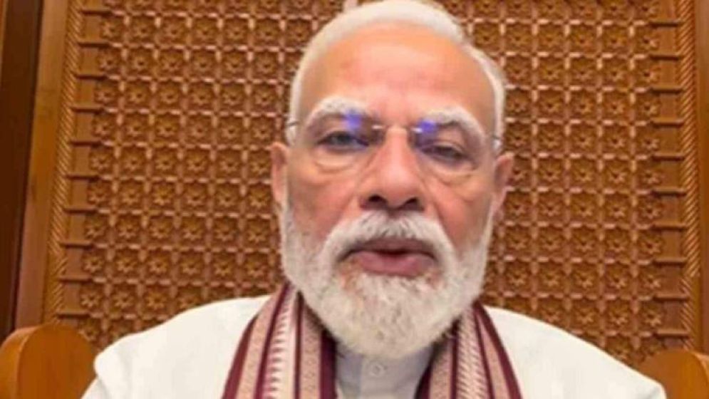 ‘হ্যালো ফ্রেন্ডস...’ গভীর রাতে আন্দোলনকারীদের কী বার্তা দিল মোদী