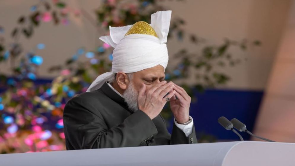 যুক্তরাজ্যে আহমদীয়া জামাতের ৬০তম বার্ষিক জলসা অনুষ্ঠিত