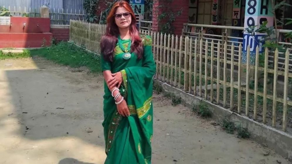 শহুরে আভিজাত্য ছেড়ে গ্রামে স্বপ্ন বুনছেন ফার্স্ট ক্লাস বিউটি পাল