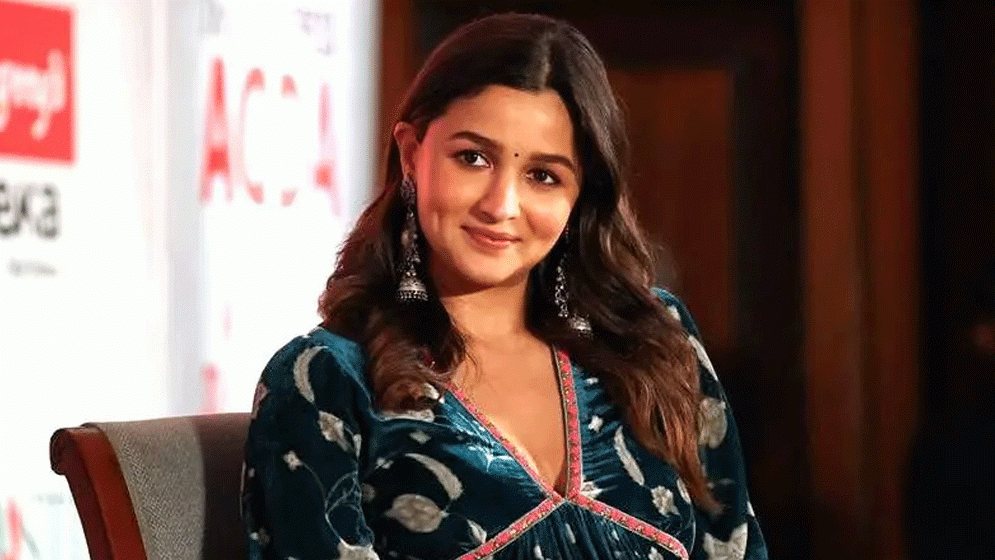 ভারতের সবচেয়ে দামি অভিনেত্রী আলিয়া!