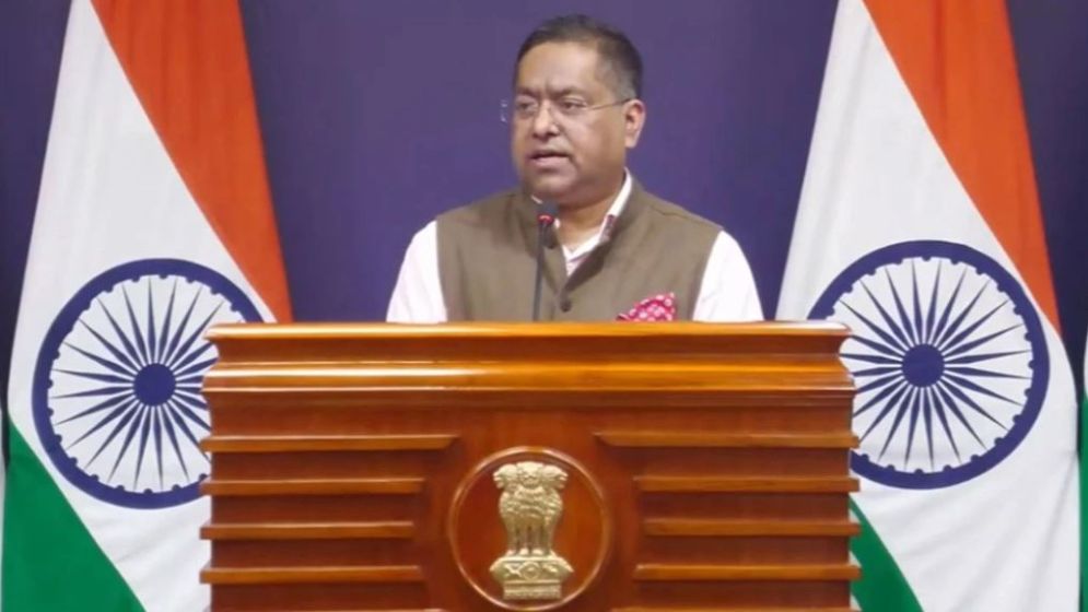 শেখ হাসিনাকে ফেরত দেওয়ার বিষয়ে যা বলছে দিল্লি