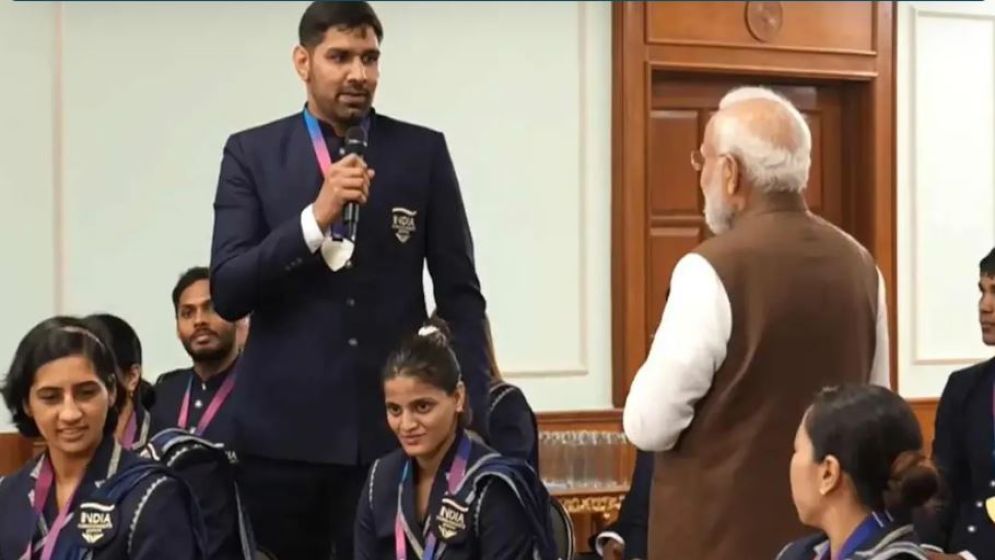 নরেন্দ্র নামটার প্রতি আমার ঘৃণা জন্মেগেছে, মোদির সামনে স্মৃতিচারণ