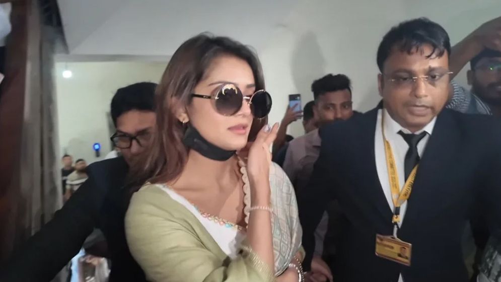 শাড়ি নিয়ে প্রতারণা মামলায় জামিন পেলেন তানজিন তিশা