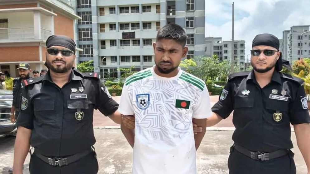 আমার বাপেরে ওরা ১৫ জন মিইল্লা কোপাইছে