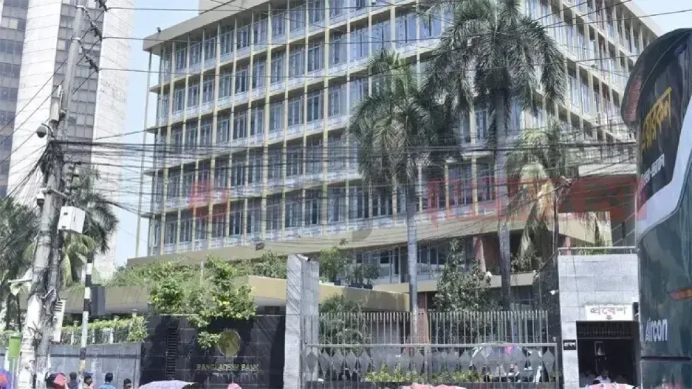 ব্যাংকে উদ্বৃত্ত তারল্য ছাড়ালো ৪ লাখ কোটি টাকা