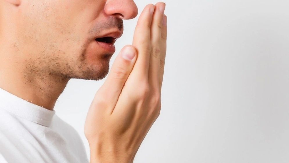 জানেন কি মুখে দুর্গন্ধের আসল কারণ?