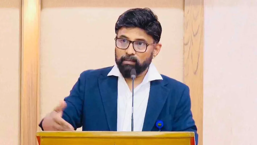 বন্দনার রাজনীতি থেকে বেরিয়ে এসেছে বর্তমান সরকার: প্রধানমন্ত্রীর প্রেস সচিব