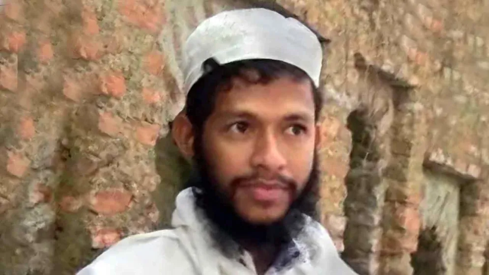 ফজরের নামাজের সিজদায় গিয়ে আর উঠলেন না ইমাম