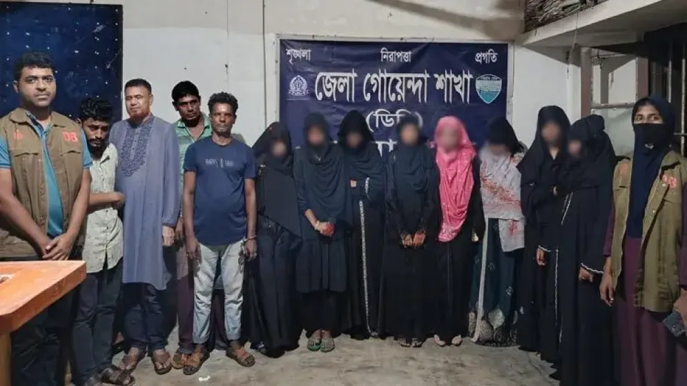 অসামাজিক কার্যকলাপের অভিযোগে আটক ১২, সবাইকে ৫০০ করে জরিমানা