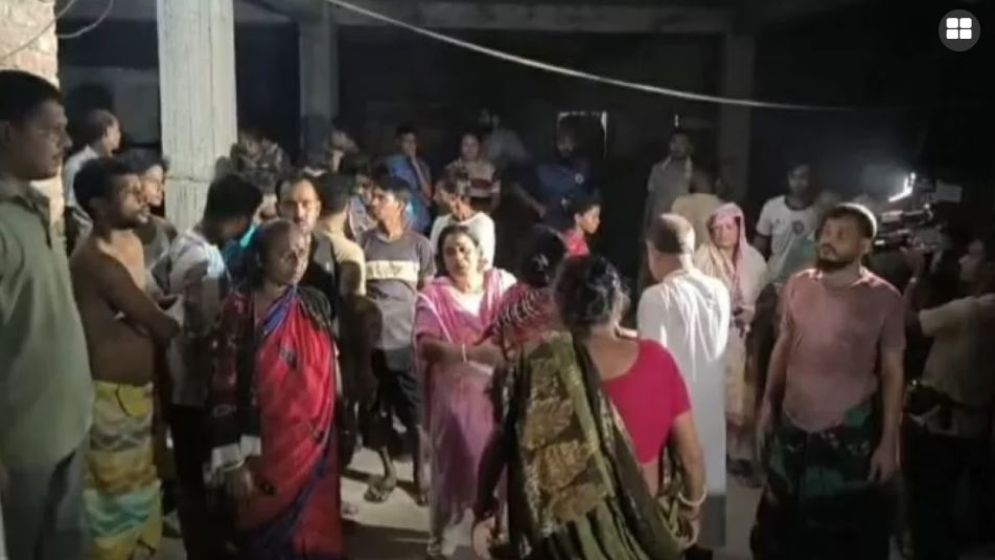 শিক্ষক ও তার পরিবারকে হত্যা করলো কারা, কারণ কী