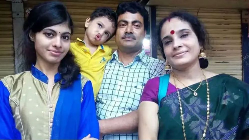 পুলিশের দেওয়া তথ্য নিয়ে নানা প্রশ্ন, বাড়ছে রহস্য