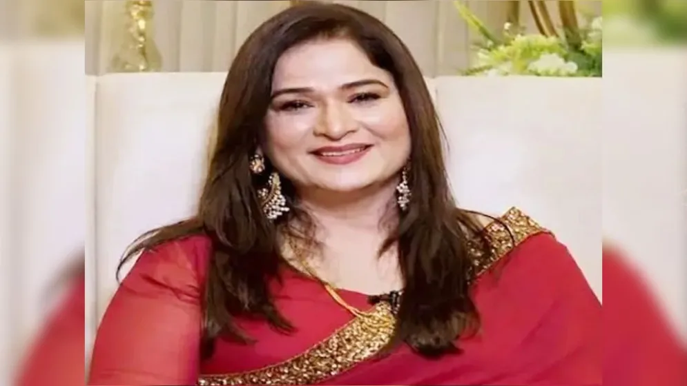 ৫৪ বছর বয়সে বিয়ে করলেন জনপ্রিয় অভিনেত্রী