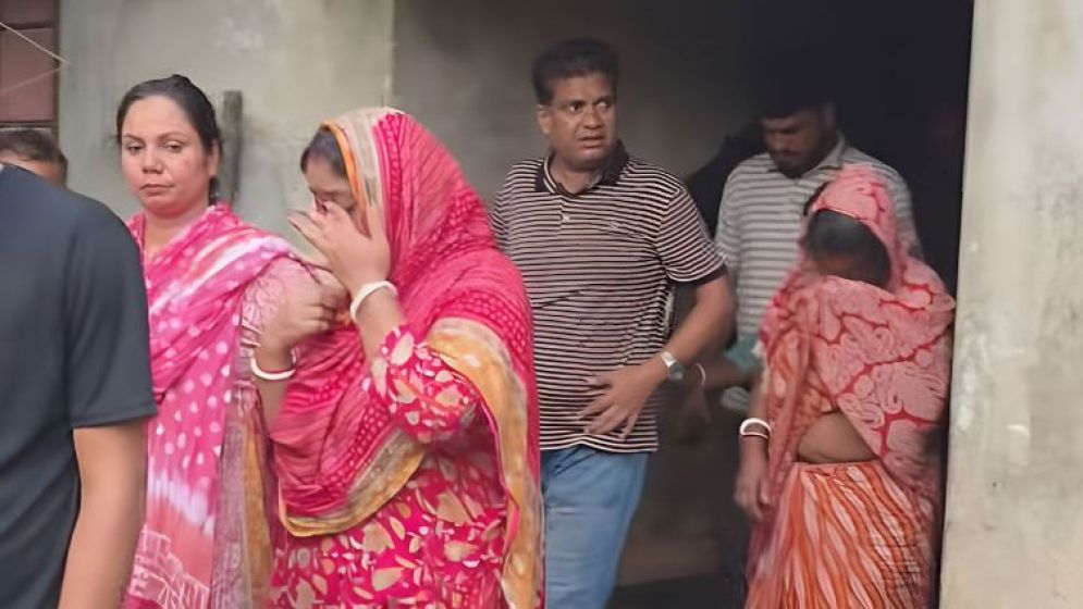 সিসিটিভিতে ট্রাকে মালপত্র তোলার সূত্র ধরে উদ্ধার হন পিন্টু দাস