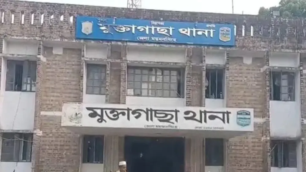 আপত্তিকর ছবি ছড়ানোর অভিযোগে আটক যুবক, থানায় টাকার বিনিময়ে ‘আপস’
