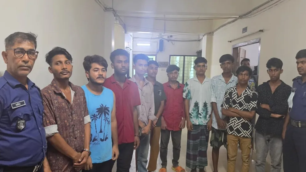মিছিলের প্রস্তুতিকালে নিষিদ্ধ ছাত্রলীগ-যুবলীগের ১০ নেতাকর্মী গ্রেপ্তার