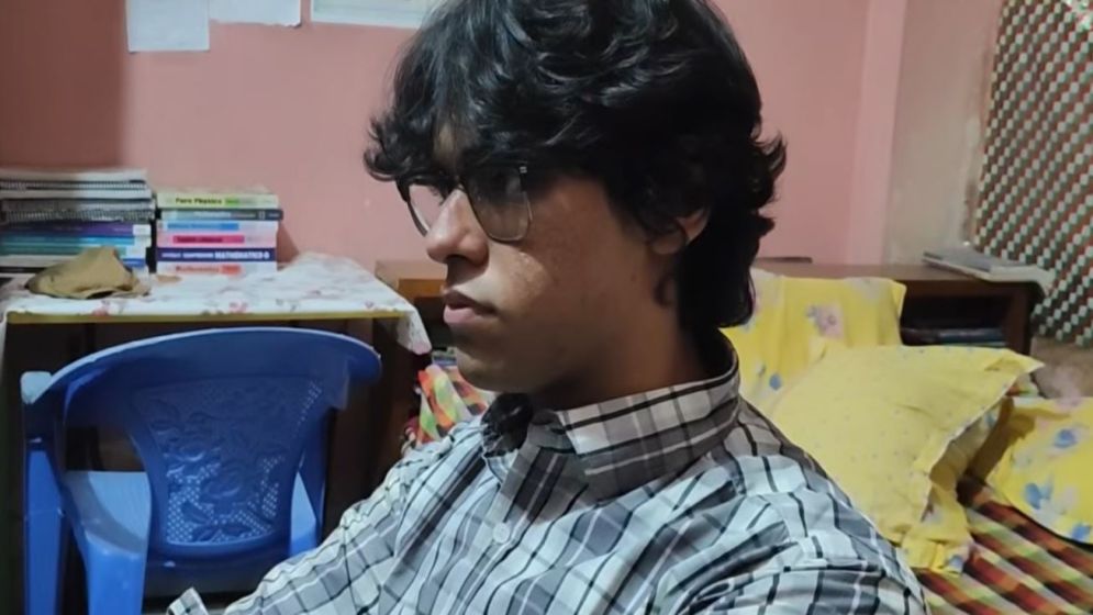 মায়ের প্রভিডেন্ট ফান্ডের টাকা তুলতে ঘুষ, ছেলে তৈরি করল ঘুষডটসাইট