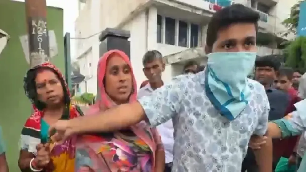 কলকাতায় চিকিৎসা করাতে গিয়ে বিপাকে বাংলাদেশিরা, রাত কাটছে রাস্তাতেই