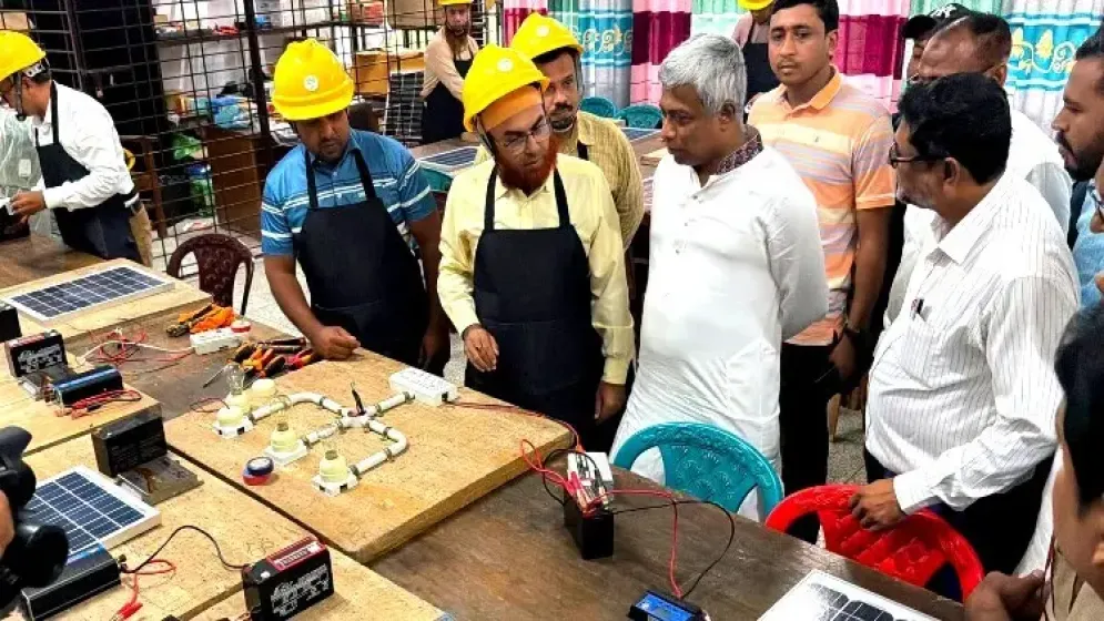 সৌর বিদ্যুৎ উৎপাদনে সহজ শর্তে ক্ষুদ্র ঋণের ব্যবস্থা করা হবে