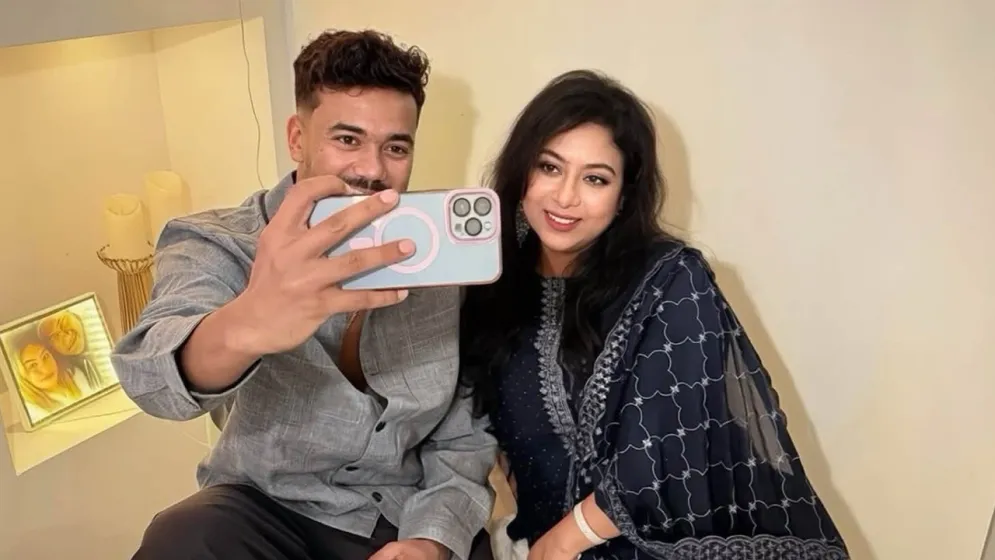 সিডনিতে একই ফ্রেমে তাসকিন-শাবনূর, কীভাবে দেখা হলো দুই তারকার?
