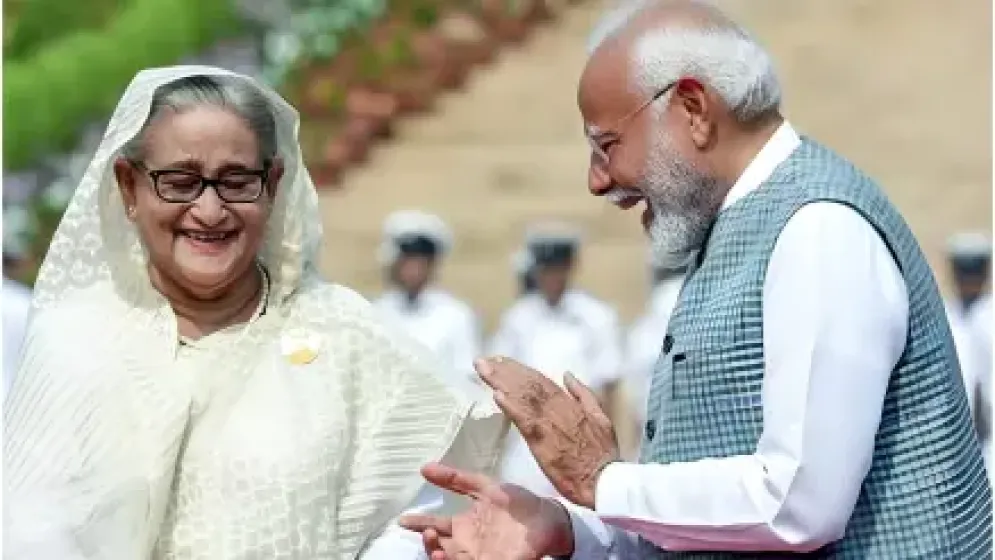 আন্তর্জাতিক পর্যবেক্ষকদের সঙ্গে দেশে ফিরতে পারেন শেখ হাসিনা