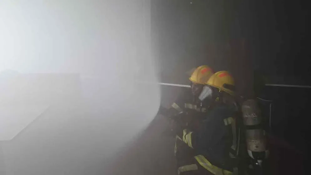 শাহজালাল বিমানবন্দরের পাশের শপিং মলে আগুন