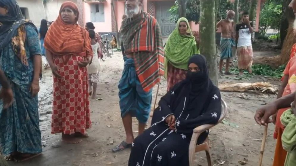 ‘ভালোবাসি-ভালোবাসি’ বলে পাগল করে ফেলেছিল, এখন বাড়ি আসায় ভাগছে