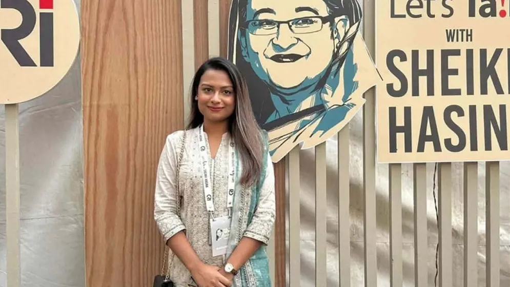‘ডিনস অ্যাওয়ার্ড’ প্রত্যাখ্যান করে ঢাবিকে বৃদ্ধাঙ্গুলি দেখালেন ছাত্রলীগ নেত্রী