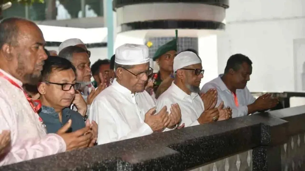 শাহজালাল (র.) এর মাজার জিয়ারত করলেন রাষ্ট্রপতি