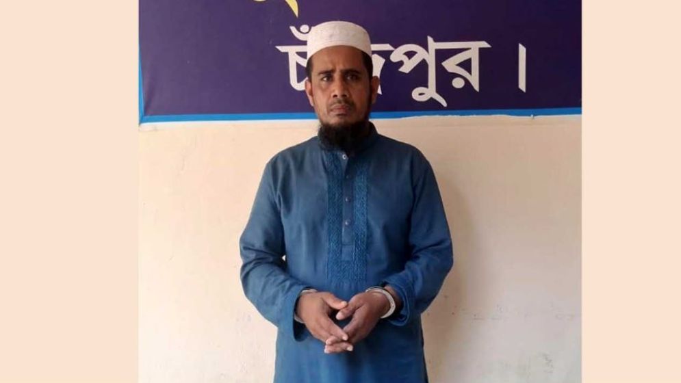 ছাত্রীকে পড়ার কক্ষ থেকে শোয়ার কক্ষে নিয়ে যান মাদরাসার শিক্ষক