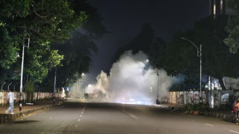ঢাকা বিশ্ববিদ্যালয় এলাকায় ৩ ককটেল বিস্ফোরণ
