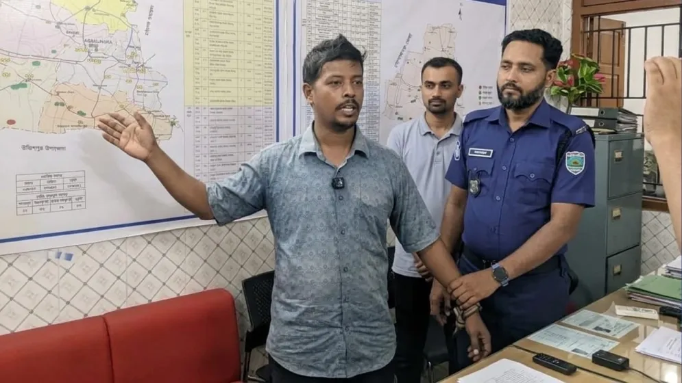 স্বর্ণের বারের প্রলোভন দেখিয়ে নারীর চেইন ও টাকা লুট