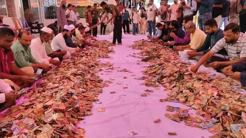 খোলা হলো শাহজালালের মাজারের দানবাক্স, চলছে টাকা গণনা