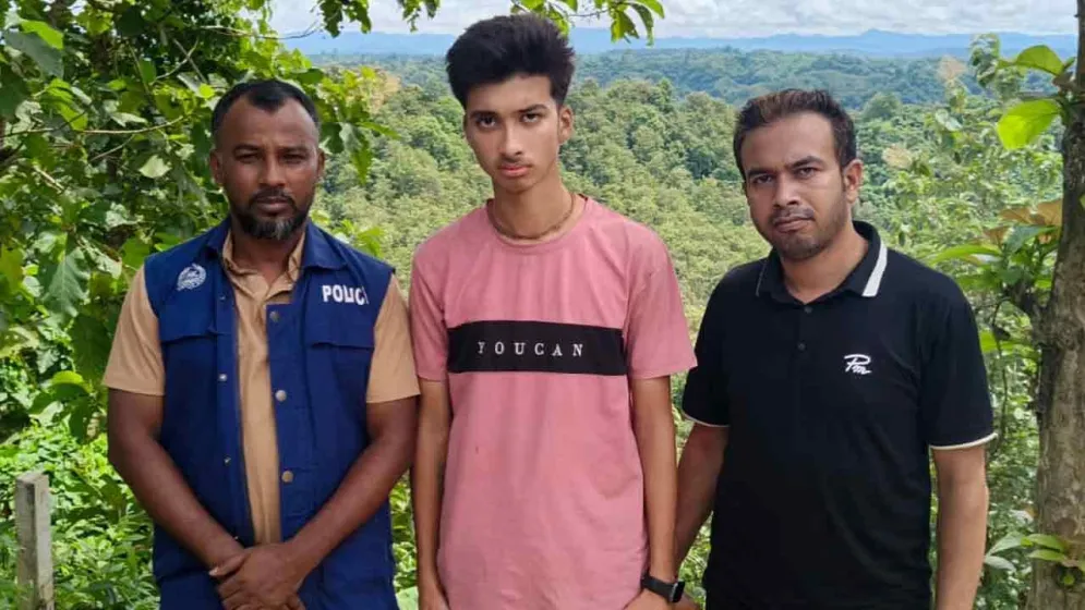 চাঁদপুরে নিখোঁজ স্কুলছাত্র বান্দরবানের দুর্গম পাহাড়ে উদ্ধার