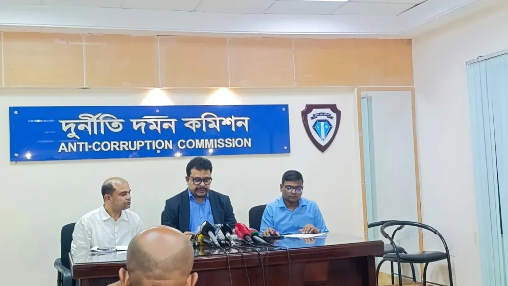 একদিনে সাবেক ৭ এমপির বিরুদ্ধে দুদকের মামলা