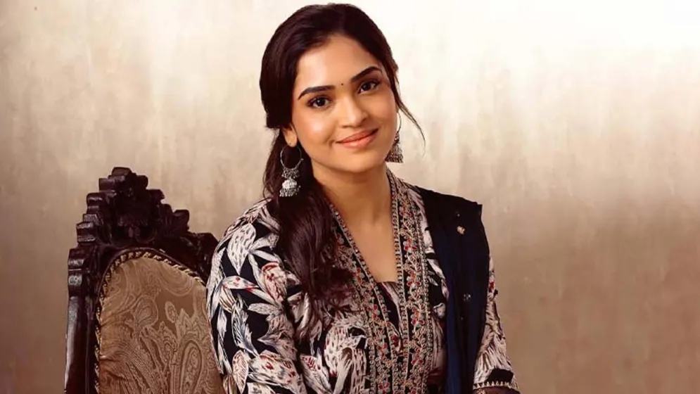 চাঁদাবাজির অভিযোগে অভিনেত্রী বর্ষিণী গ্রেপ্তার