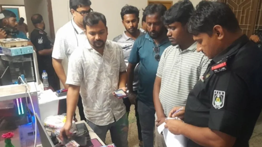বিদেশিদের আইডি-ড্রাইভিং লাইসেন্সের তথ্য নিয়ে বানানো হতো জাল নথি