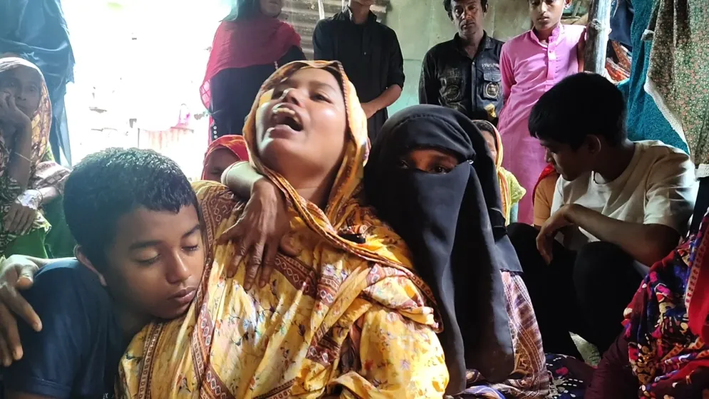 ‘মুসলিমা কই, মুসলিমা কই’-সন্তানকে খুঁজতে খুঁজতে মিলল নিথর দেহ