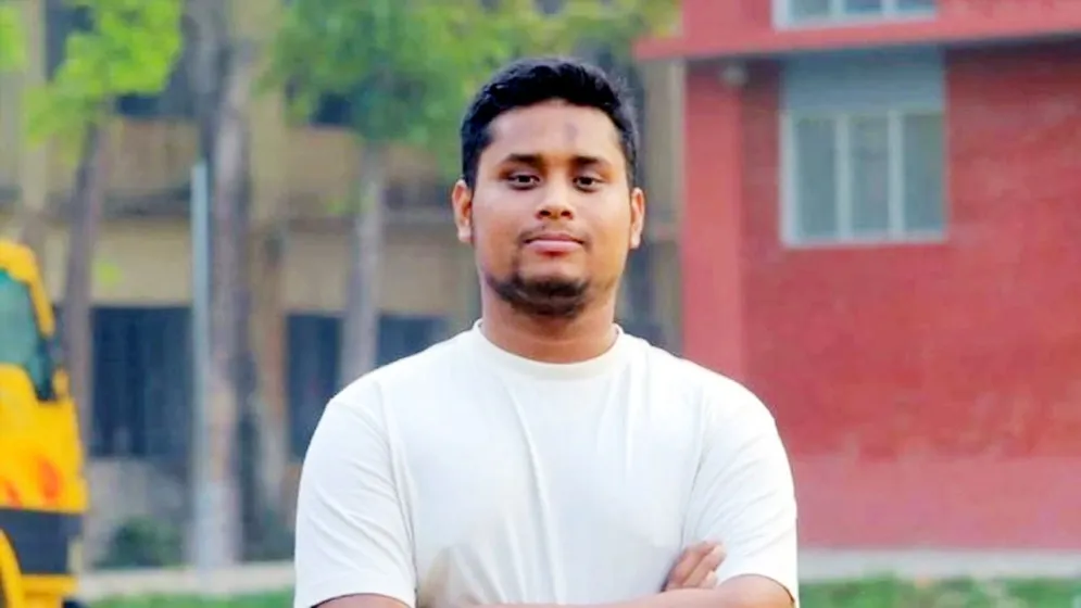 রাজনৈতিক পরিচয় নয়, চাকরিতে মেধা-যোগ্যতাই প্রধান: হাসনাত আবদুল্লাহ
